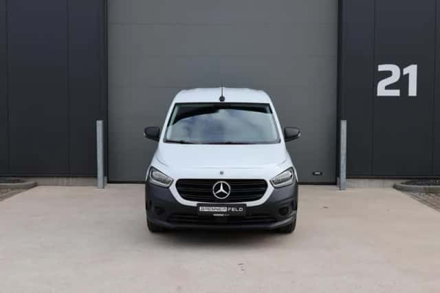 Mercedes-Benz Citan (2023) thumbnail 2