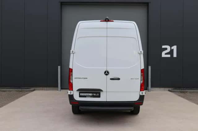 Mercedes-Benz Sprinter (2024) thumbnail 5