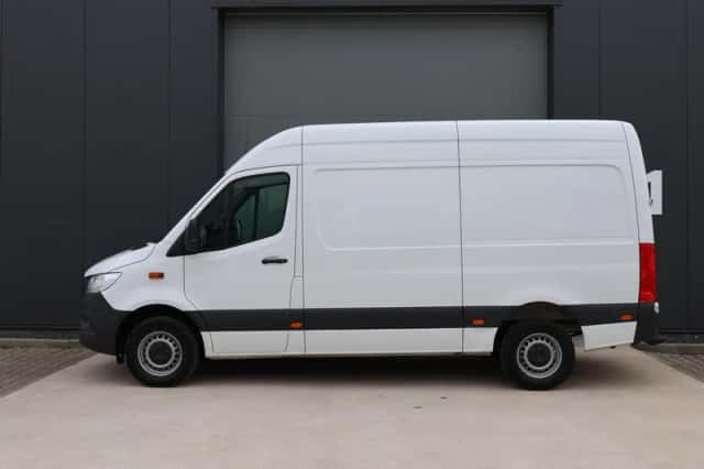 Mercedes-Benz Sprinter (2024) thumbnail 3