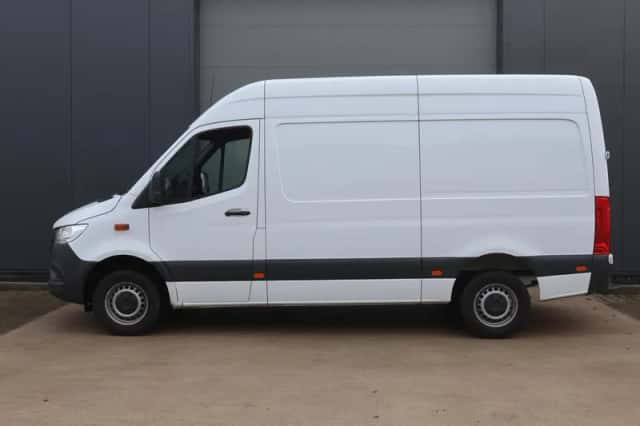 Mercedes-Benz Sprinter (2024) thumbnail 3