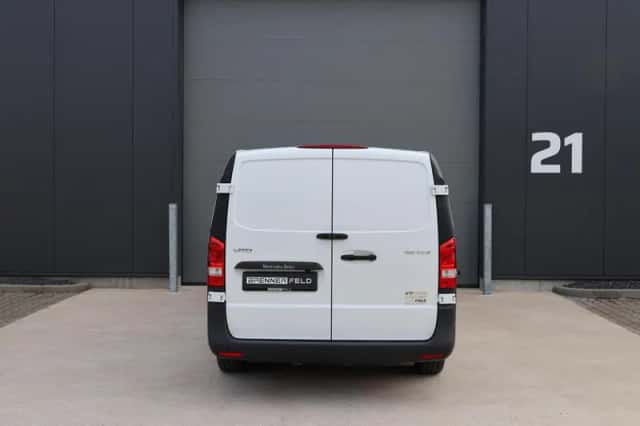 Mercedes-Benz Vito (2023) thumbnail 5