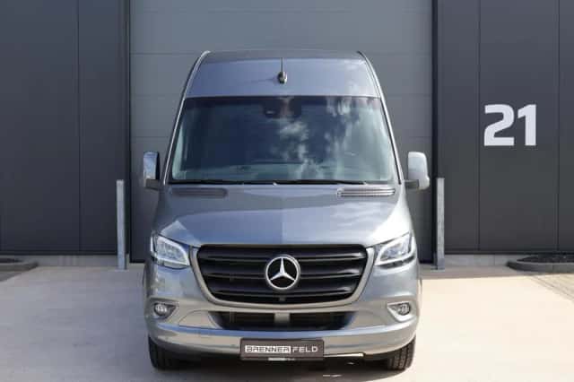 Mercedes-Benz Sprinter (2024) thumbnail 2