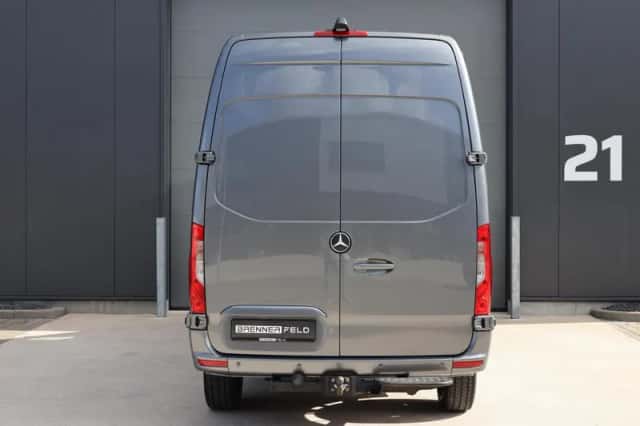 Mercedes-Benz Sprinter (2024) thumbnail 5