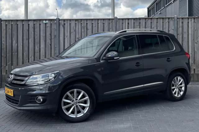 Volkswagen Tiguan (2015) thumbnail 1