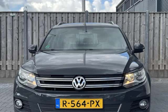 Volkswagen Tiguan (2015) thumbnail 4