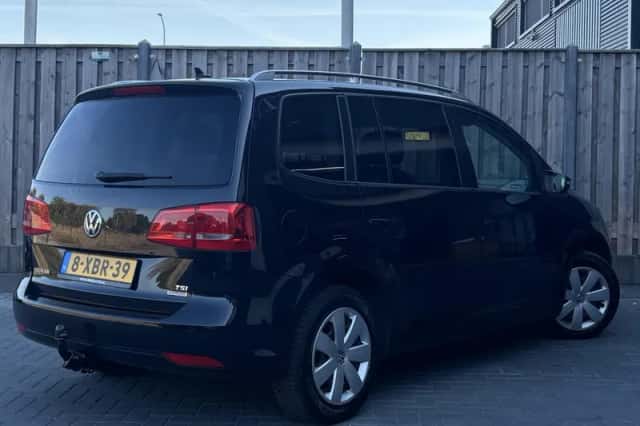 Volkswagen Touran (2014) thumbnail 3