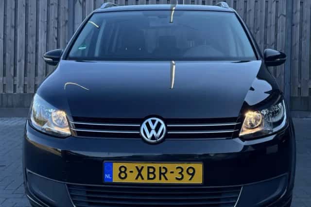 Volkswagen Touran (2014) thumbnail 4
