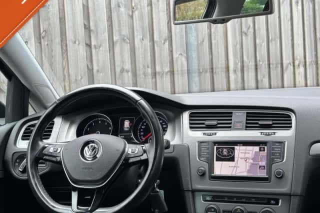 Volkswagen Golf (2016) thumbnail 2