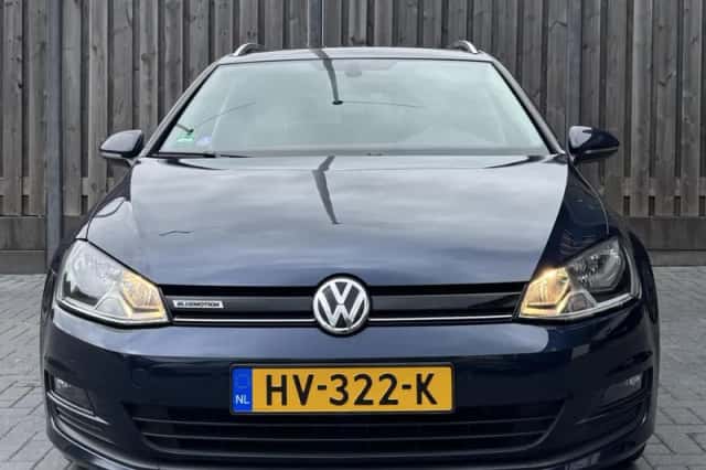 Volkswagen Golf (2016) thumbnail 4