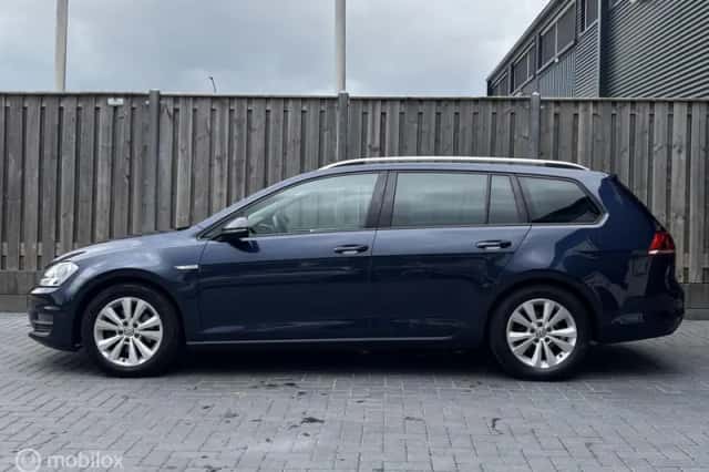 Volkswagen Golf (2016) thumbnail 6