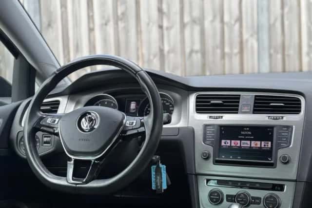Volkswagen Golf (2016) thumbnail 2