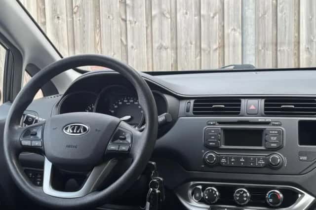 Kia Rio (2013) thumbnail 2