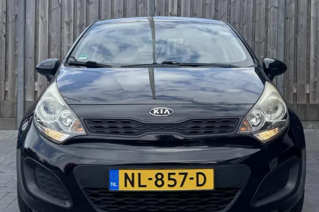 Kia Rio (2013) thumbnail 4