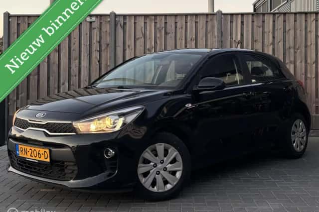 Kia Rio (2018) thumbnail 1