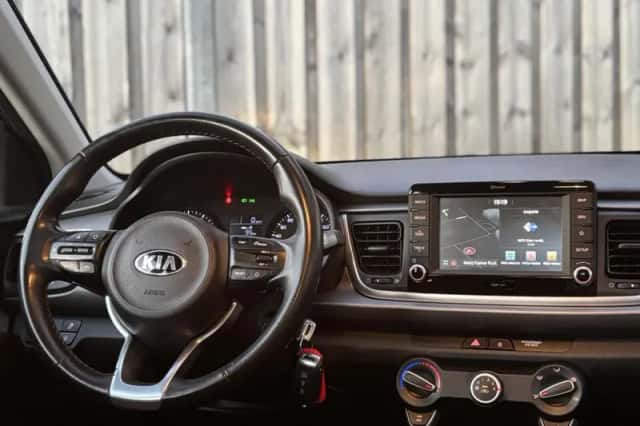 Kia Rio (2018) thumbnail 2
