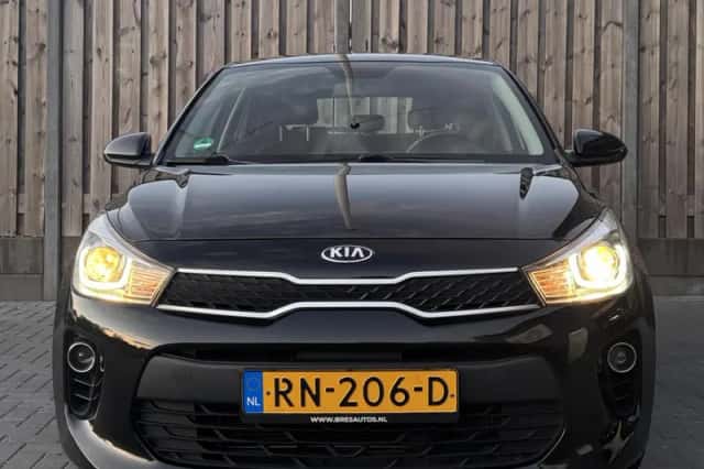 Kia Rio (2018) thumbnail 4