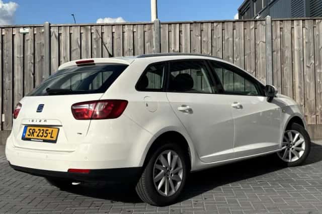SEAT Ibiza (2013) thumbnail 3