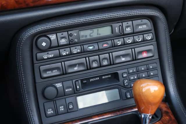Jaguar XK8 (2006) thumbnail 4