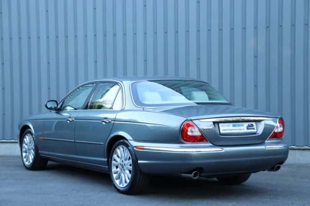 Jaguar XJ (2004) thumbnail 3