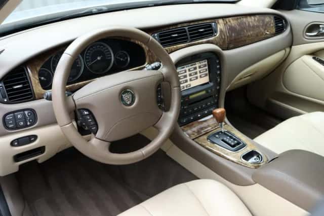 Jaguar S-Type (2004) thumbnail 2