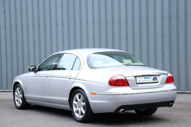 Jaguar S-Type (2004) thumbnail 3