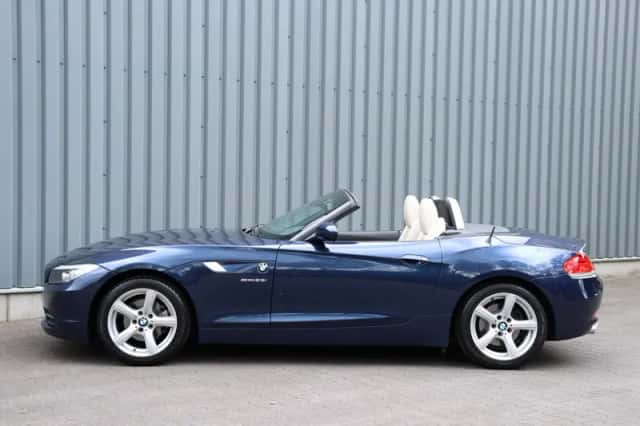 BMW Z4 (2010) thumbnail 6