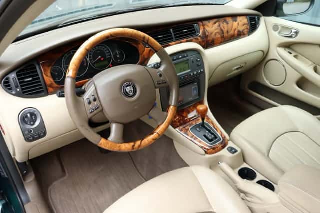 Jaguar X-Type (2006) thumbnail 2
