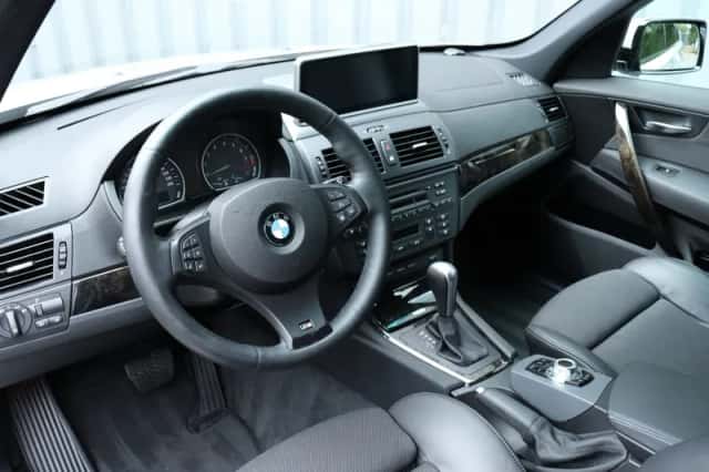 BMW X3 (2009) thumbnail 2