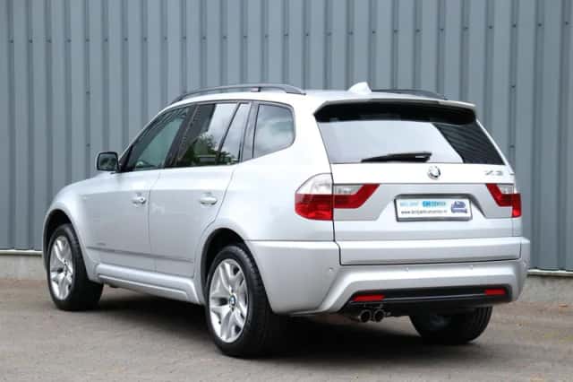 BMW X3 (2009) thumbnail 3