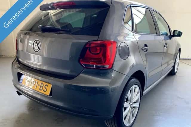 Volkswagen Polo (2011) thumbnail 3