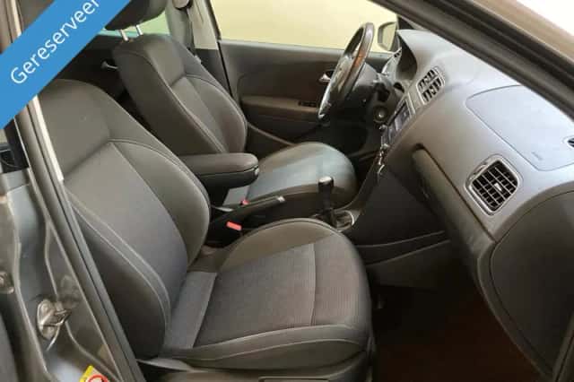 Volkswagen Polo (2011) thumbnail 5