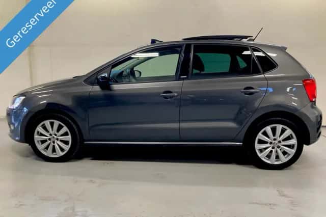 Volkswagen Polo (2012) thumbnail 2