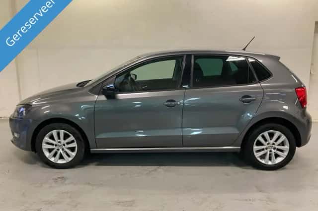 Volkswagen Polo (2011) thumbnail 2