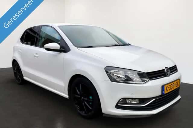 Volkswagen Polo (2015) thumbnail 2