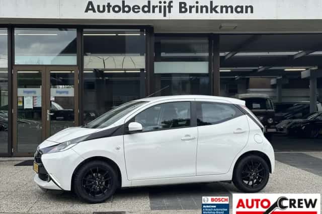 Toyota Aygo (2017) thumbnail 1