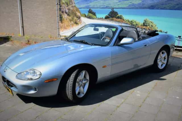 Jaguar XK8 (1997) thumbnail 4