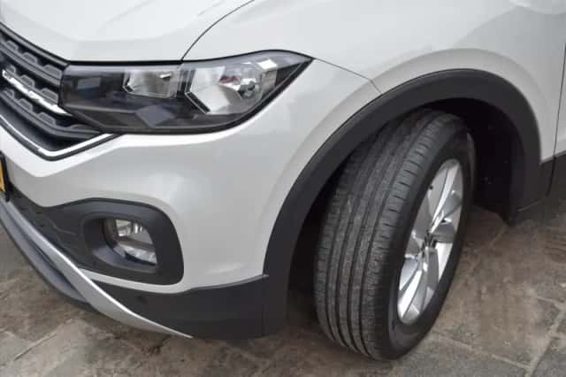 Volkswagen T-Cross (2023) thumbnail 3