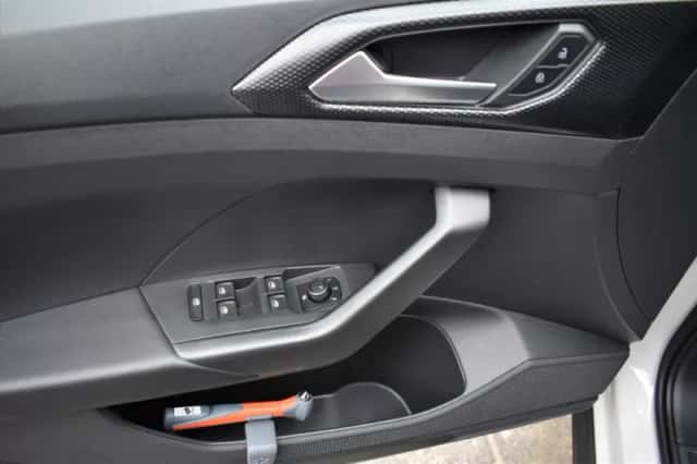 Volkswagen T-Cross (2023) thumbnail 5
