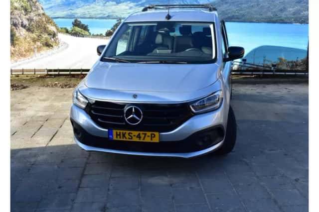 Mercedes-Benz EQT (2025) thumbnail 3