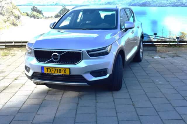 Volvo XC40 (2018) thumbnail 2