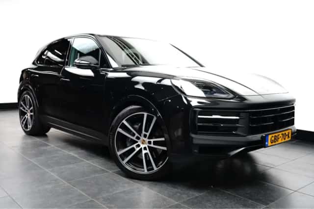 Porsche Cayenne (2024) thumbnail 3