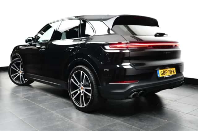 Porsche Cayenne (2024) thumbnail 5