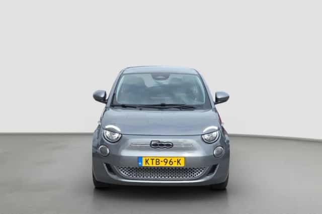 Fiat 500 (2023) thumbnail 5