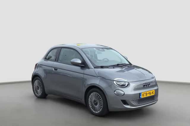 Fiat 500 (2023) thumbnail 6