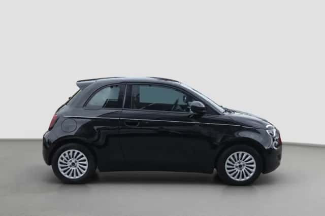 Fiat 500 (2022) thumbnail 2