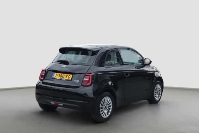 Fiat 500 (2022) thumbnail 5