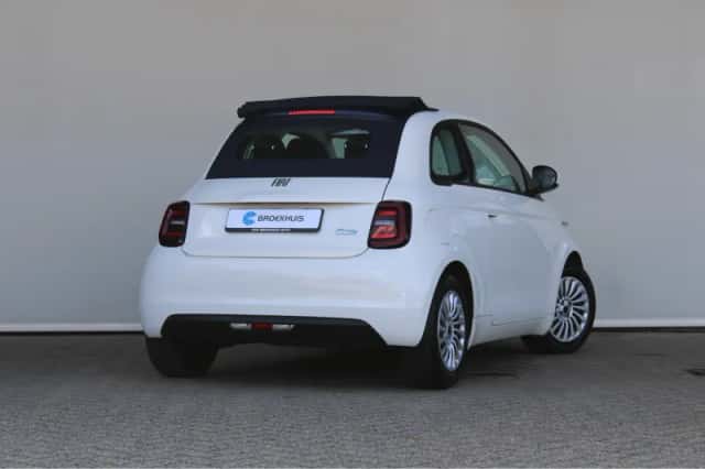 Fiat 500e (2023) thumbnail 5