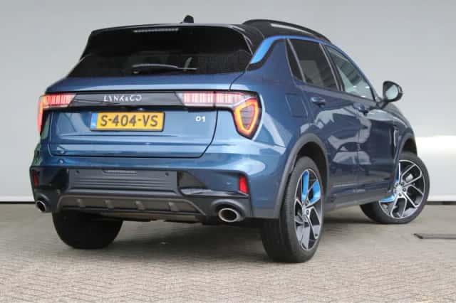 Lynk & Co 01 (2023) thumbnail 2