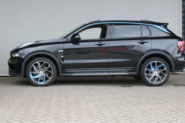 Lynk & Co 01 (2023) thumbnail 3