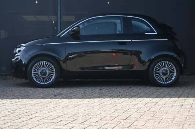 Fiat 500C (2023) thumbnail 5